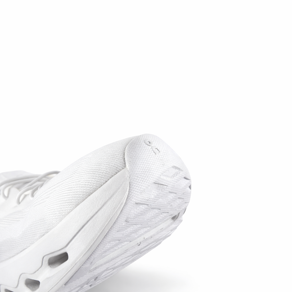 On Cloud Loewe White